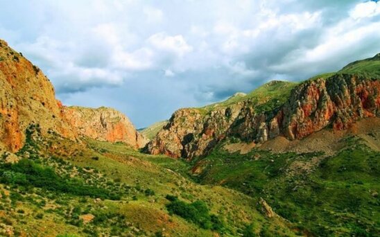 Deputat: "İrəvanın və Zəngəzurun Ermənistana verilməsi ilə bağlı qərarları ləğv etməliyik"