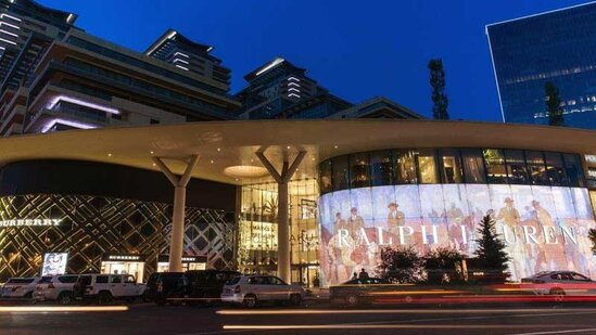 "Port Baku Mall"dan 820 manata aldığı gödəkçə keyfiyyətsiz çıxdı - Məhkəmə geri qaytardı