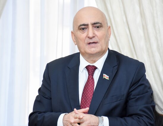 "Elm və təhsildə inqilabi dəyişikliklər edilə bilməz, lakin islahatlar aparılmalıdır" - DEPUTAT