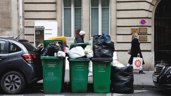 Romantikanın paytaxtı kimi tanınan Paris zibil şəhərinə çevrildi - FOTOLAR