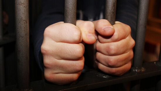 Azərbaycanda kişi azadlığa buraxıldı, 35 dəqiqə sonra yenidən həbs edildi