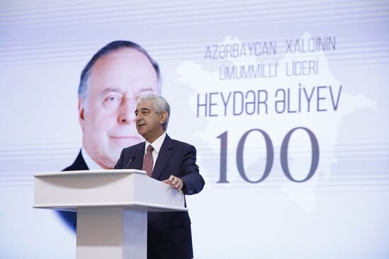 "Heydər Əliyev bu gün müasir Azərbaycan tarixinin ən əhəmiyyətli tarixi şəxsiyyətlərindəndir" - Əli Əhmədov