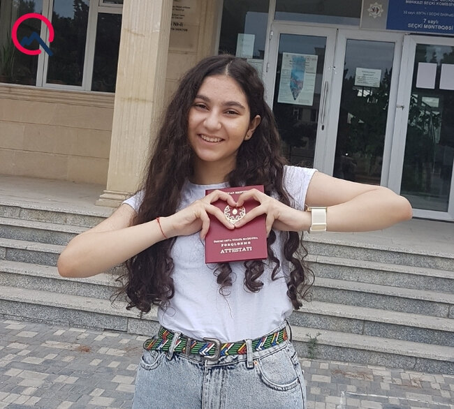 İmtahanda ən yüksək balı o topladı - FOTO