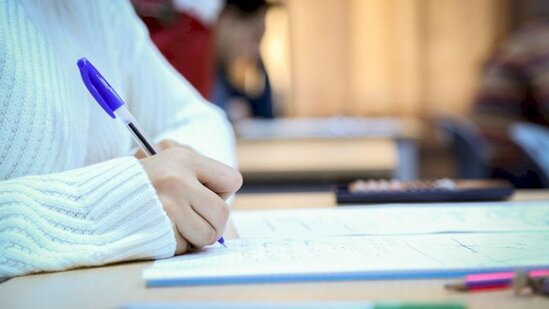 Bu gün 23 mindən çox şagird və məzun imtahan verib