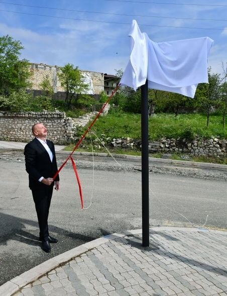 Şuşada Molla Pənah Vaqif və Pənahəli xan küçələrinin kəsişməsində lövhələrin açılışı olub - FOTO