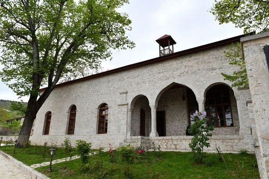 İlham Əliyev və Mehriban Əliyeva Mehmandarovların malikanə kompleksinin açılışında iştirak ediblər - FOTO