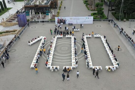 Bakıda ilk dəfə 100 lövhədə şahmat seansı keçirildi - FOTO