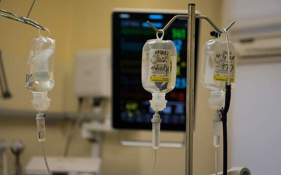 Qaxda 56 yaşlı qadın pomidor turşusundan zəhərlənib