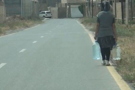 Novxanı bağlar yaşayış massivində su yoxdur: Sakinlər müraciət edir, xeyri olmur - VİDEO