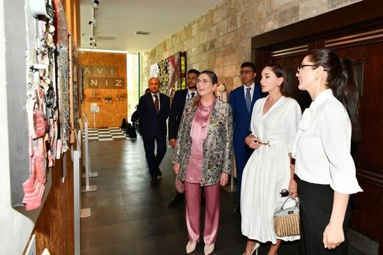 Azərbaycanın və İsrailin birinci xanımları Qala Arxeoloji-Etnoqrafik Muzey Kompleksində olublar - FOTO