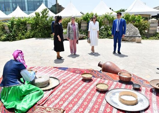 Azərbaycanın və İsrailin birinci xanımları Qala Arxeoloji-Etnoqrafik Muzey Kompleksində olublar - FOTO