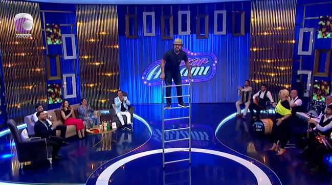 ABŞ-ni heyrətləndirən azərbaycanlı akrobat: "3 nərdivan sındırmışam" - VİDEO