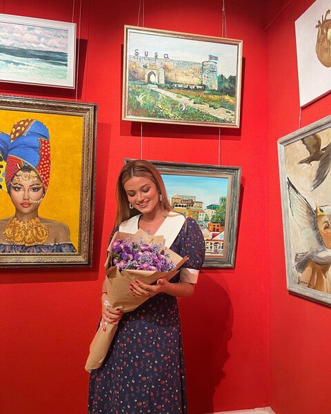 Mələkxanımın qızı ilə bağlı sevinci - Fotolar