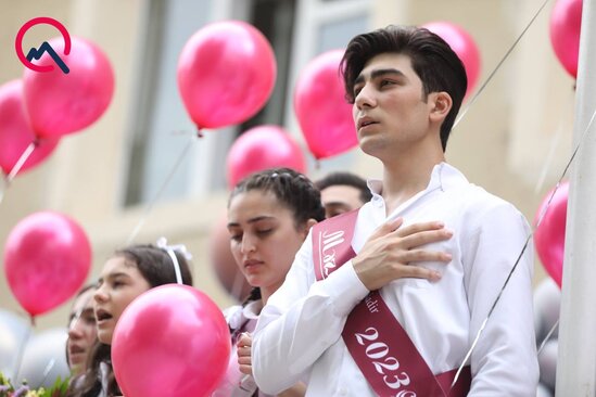 Kimi gülür, kimi ağlayır... - "Son zəng"dən fotolar