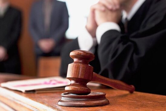 Bakıda 2 yaşlı övladını öldürmək istəyən şəxslə bağlı QƏRAR