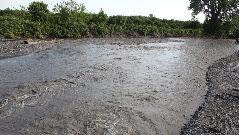 Kürün sahilində ayağında elektron qolbaq olan meyit tapıldı