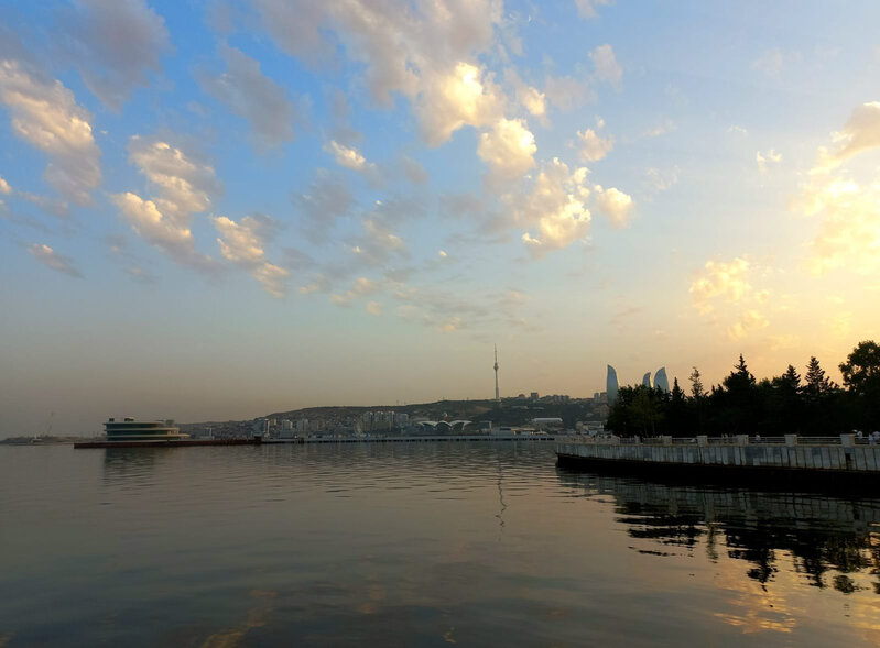 Yağış, şimşək, külək və 37 dərəcə isti - Sabahın hava proqnozu