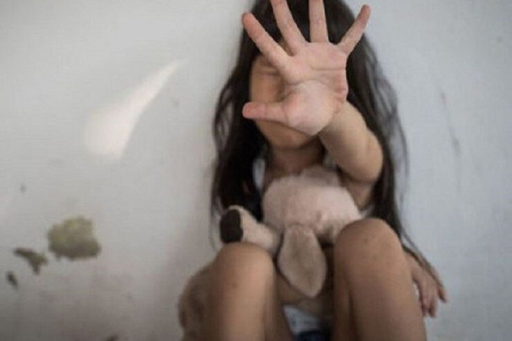 Ana azyaşlı uşaqları evdə tək qoyub getdi - ŞOK VİDEO