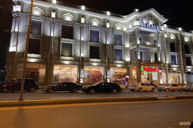 Bakıda restoranda təmir işləri aparan usta hündürlükdən yıxılıb