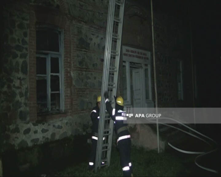 Azərbaycanda kollecdə yanğın olub - FOTO