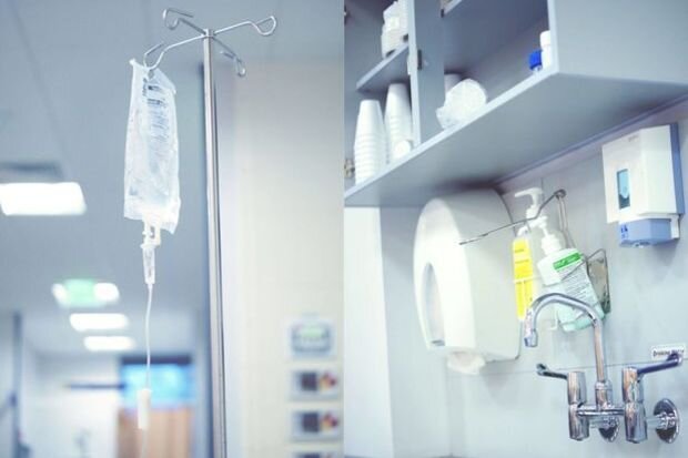 İntihara cəhd edən həkim müdirindən yenidən şikayətçidir