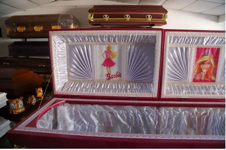 "Barbie" trendi indi də TABUTLARDA - FOTO