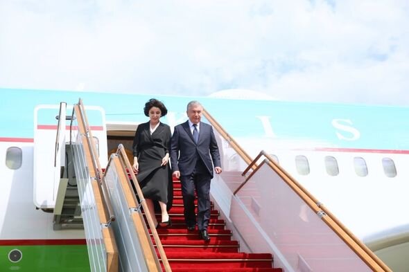 Özbəkistan Prezidenti Şavkat Mirziyoyev Azərbaycana gəlib - YENİLƏNİB + FOTO