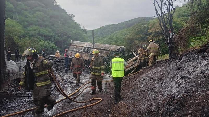 Meksikada tanker qəza edib: 8 ölü