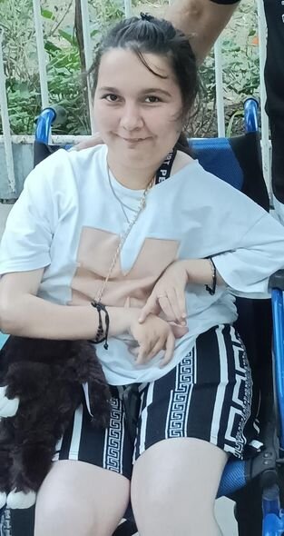 14 yaşlı Nərmin təcili əməliyyat olunmalıdır - FOTO