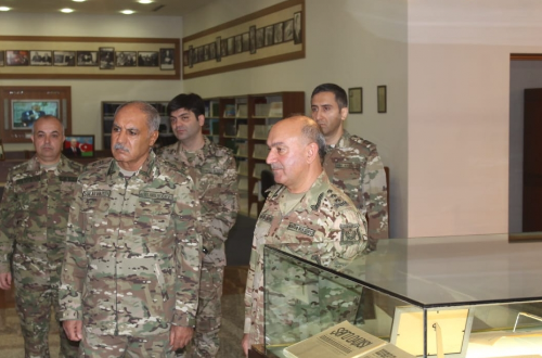 Hərbi prokuror Naxçıvanda hərbçilərlə görüşüb