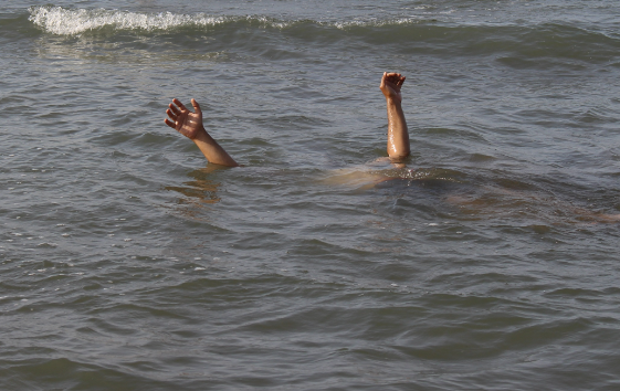 28 yaşlı oğlan kanalda batdı - YENİLƏNİB