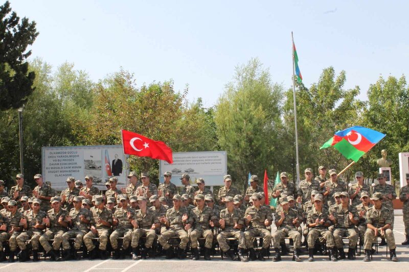 Hərbi Prokurorluğun Ulu Öndərin 100 illik yubileyi münasibəti ilə keçirdiyi silsilə tədbirlər davam etdirilir...