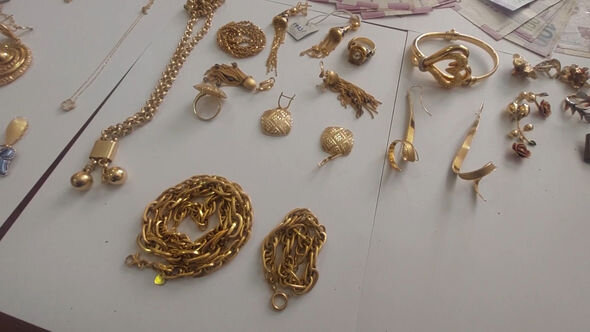 Azərbaycanda mənzildən 60 min manat pul, 20 min manatlıq qızıl oğurlanıb - FOTO