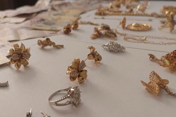 Azərbaycanda mənzildən 60 min manat pul, 20 min manatlıq qızıl oğurlanıb - FOTO