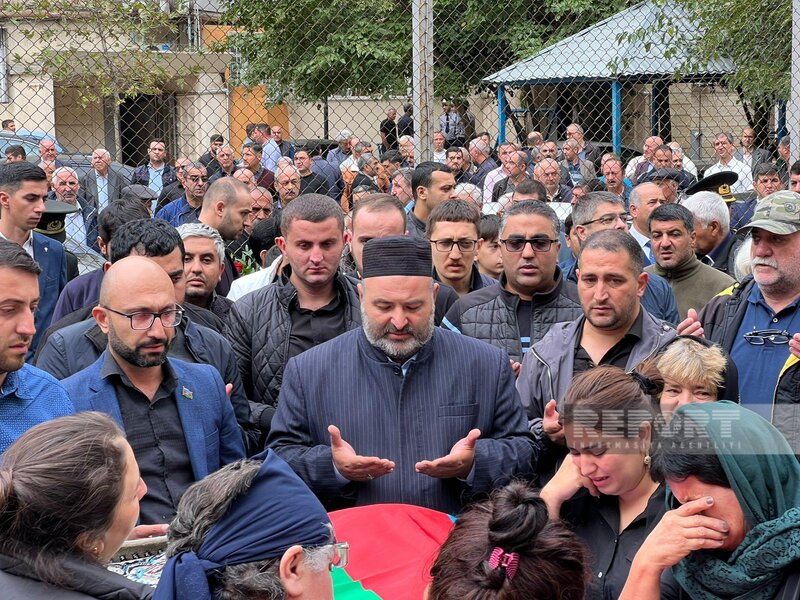 Ermənilərin törətdiyi terror aktı nəticəsində Şuşada həlak olan mülki şəxslə vida mərasimi keçirilir