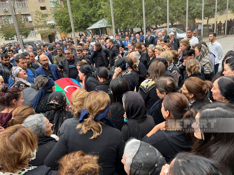 Ermənilərin törətdiyi terror aktı nəticəsində Şuşada həlak olan mülki şəxslə vida mərasimi keçirilir