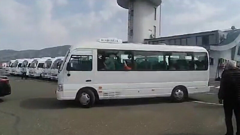 Erməniəsilli sakinlər Xankəndidən 12 avtobus və 41 şəxsi avtomobillə Ermənistana yola salınıblar - VİDEO