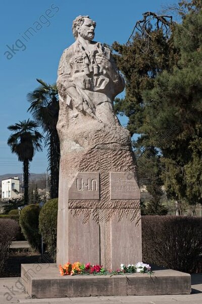 Melkonyanın Xocavənddəki heykəli söküldü - FOTO