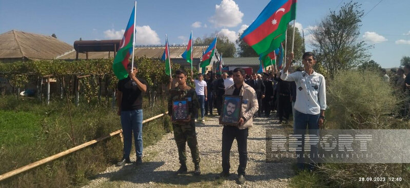 30 il əvvəl Füzulidə itkin düşən hərbçi Salyanda dəfn edilib - FOTO