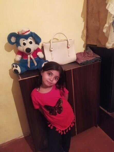 Evlərini və maşınlarını satsalar da, əməliyyat üçün pulları çatmır: Lalənin valideynləri fəryad edirlər - FOTO