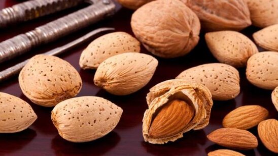 Nəyə görə badamı isladıb yeməlisiz – FAYDALARI