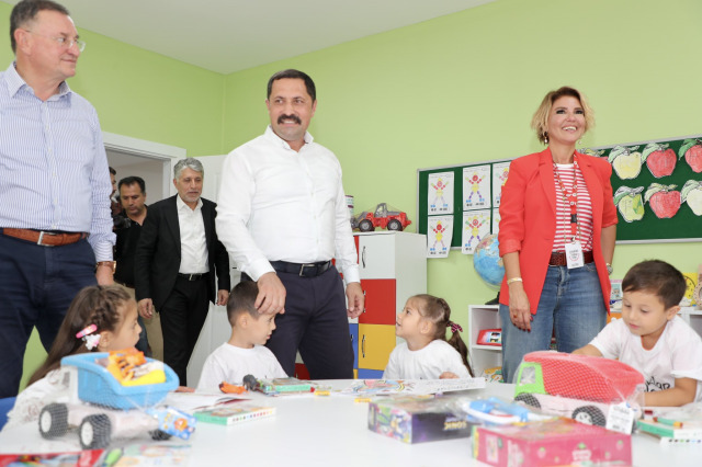 Gülben Ergen uşaq bağçasına zəlzələdə dünyasını dəyişən Taha Duymazın adını verdi - FOTO