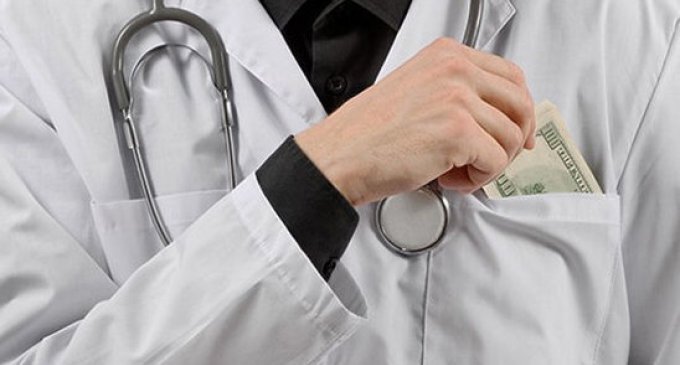 Milli Oftalmologiya Mərkəzində xəstələrdən alınan pullar büdcəyə gedir, yoxsa kimlərinsə cibinə?