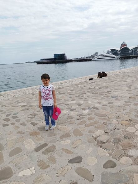 Balaca Əsma sağlamlığına qovuşub, yaşıdları ilə oynamaq istəyir - FOTO