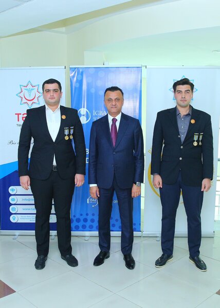 Vüqar Qurbanov Respublika Perinatal Mərkəzinin işçiləri ilə görüşüb