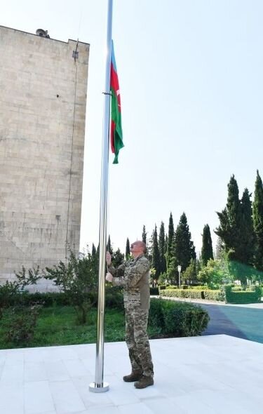 Prezident İlham Əliyev Ağdərə şəhərində Dövlət Bayrağını ucaldıb - YENİLƏNİB + FOTO