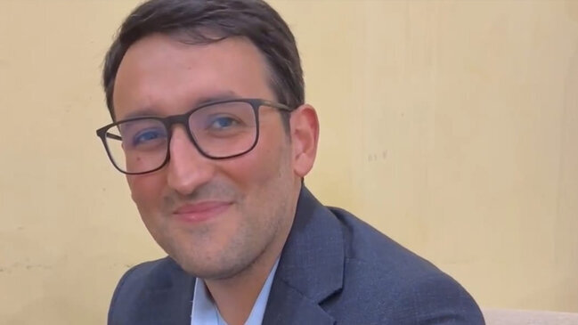 20 min avroluq maaşdan imtina edib Şirvana gəldi-VİDEO