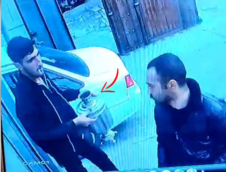 Bakıda evə oğurluğa girən iki nəfər samovarı apardılar - VİDEO