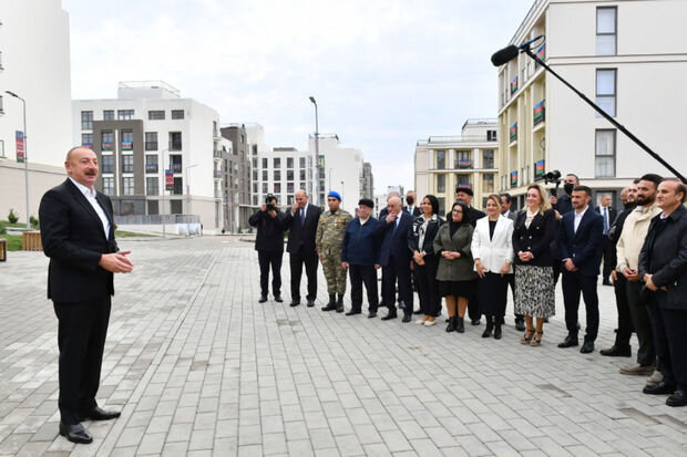 Prezident İlham Əliyev Füzuli Şəhəri Günündə yerli sakinlərlə görüşüb - YENİLƏNİB + FOTO