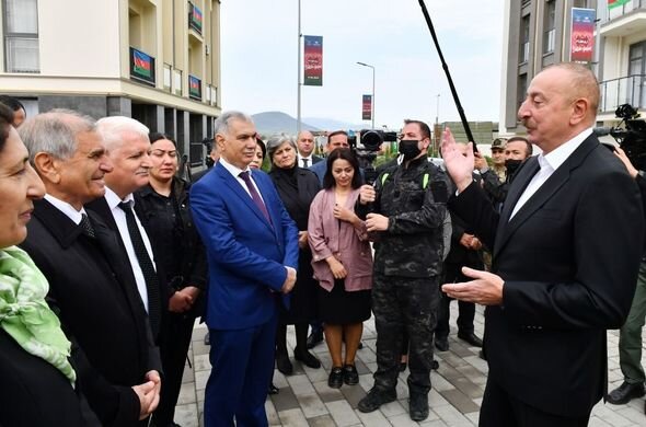 Prezident İlham Əliyev Füzuli Şəhəri Günündə yerli sakinlərlə görüşüb - YENİLƏNİB + FOTO